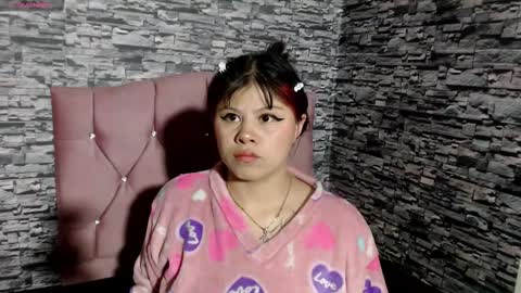 Snapshot of zoe_bronw chatting on December 2025 09:47:02 AM Zoe Bronw online show from December 2025 09:47:02 AM