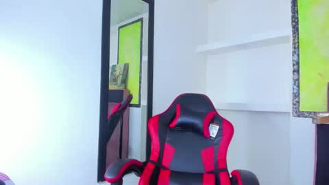 Z O E online show from February 2026 08:47:01 PM