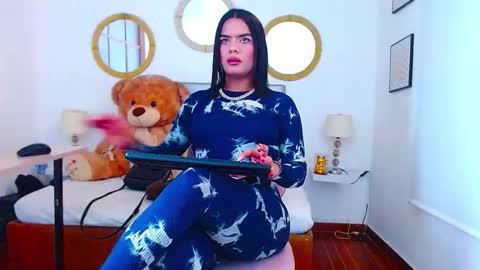 zoe_hecate online show from November 2025 02:44:02 AM