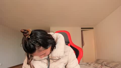 ZOE online show from February 2025 09:41:02 PM