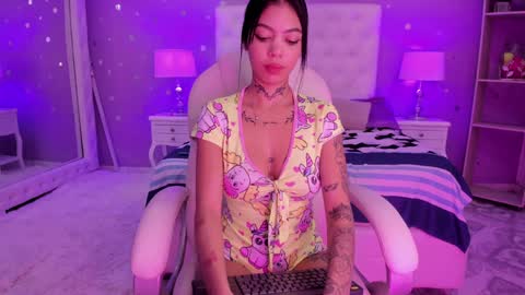 CAMILA online show from January 2025 04:01:01 PM