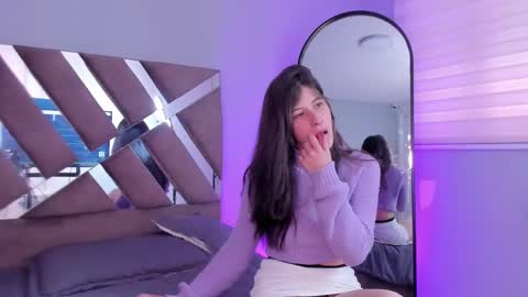 Zoe Olsen online show from February 2025 04:05:01 PM