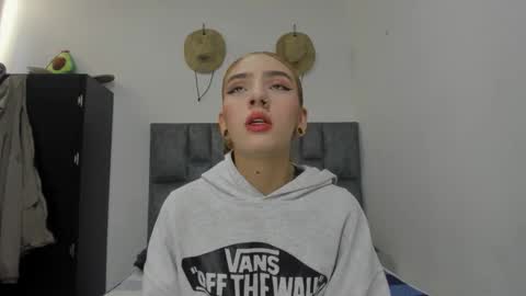 Snapshot of zoe_painn chatting on October 2025 08:39:01 PM She Zoe He Painn online show from October 2025 08:39:01 PM