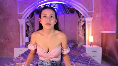 zoe_pettite_ online show from February 2025 02:31:02 PM