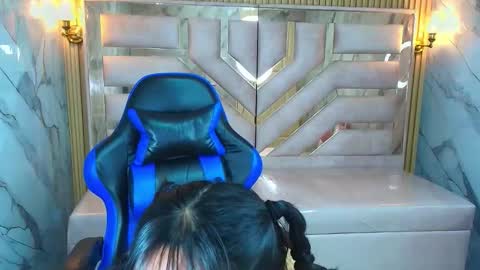 Zoe  online show from October 2025 03:25:03 AM