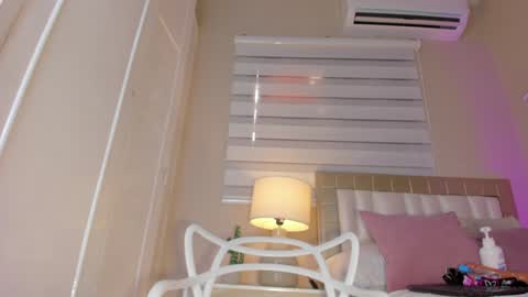 Hi guys i am Zoe  online show from February 2025 05:40:02 PM