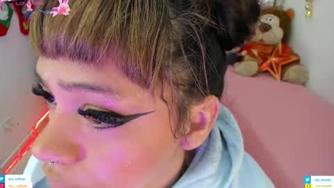 zoe_sullivan_ online show from November 2025 09:42:01 AM