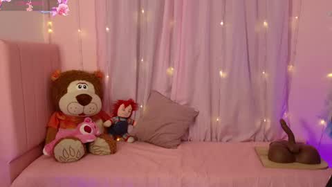 zoe_sullivan_ online show from May 2026 09:05:02 AM