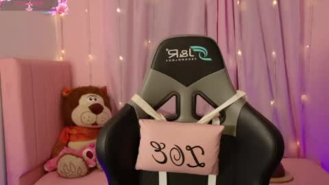 zoe_sullivan_ online show from May 2026 09:16:02 AM