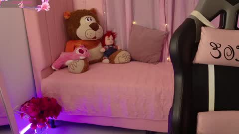 zoe_sullivan_ online show from May 2026 09:06:02 AM