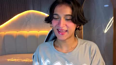 Snapshot of zoe_tp chatting on December 2025 07:52:01 PM Zoe online show from December 2025 07:52:01 PM