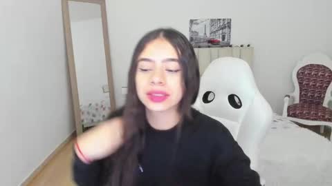 Snapshot of zoe_turnner_18 chatting on January 2025 11:43:02 AM Zoe online show from January 2025 11:43:02 AM