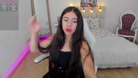 Snapshot of zoe_turnner_18 chatting on February 2025 11:12:02 AM Zoe online show from February 2025 11:12:02 AM