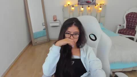 Snapshot of zoe_turnner_18 chatting on February 2025 02:23:01 PM Zoe online show from February 2025 02:23:01 PM