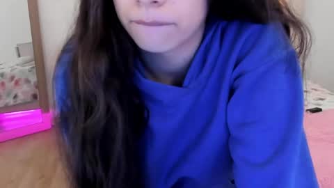 Snapshot of zoe_turnner_18 chatting on February 2025 05:29:01 PM Zoe online show from February 2025 05:29:01 PM