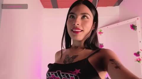 Snapshot of zoee_dolcee chatting on November 2025 11:17:01 PM Catt online show from November 2025 11:17:01 PM