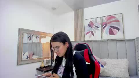 zoee_jhonson online show from June 2026 07:36:01 PM