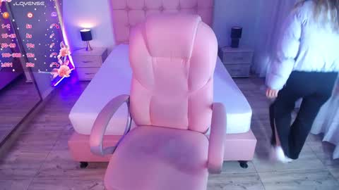 zoe online show from February 2025 11:49:02 AM