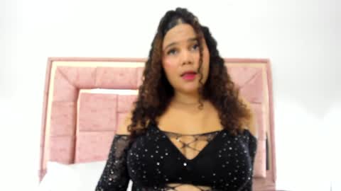 zoee online show from February 2025 03:13:01 AM