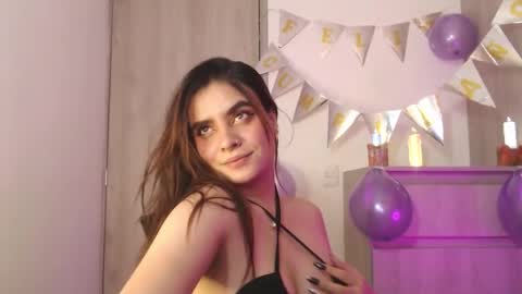 Zoee online show from November 2025 07:50:02 PM