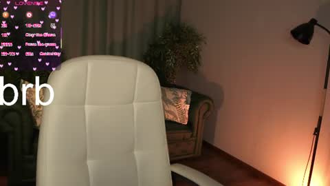 Snapshot of zoeford_ chatting on July 2026 06:47:02 AM ZOE online show from July 2026 06:47:02 AM