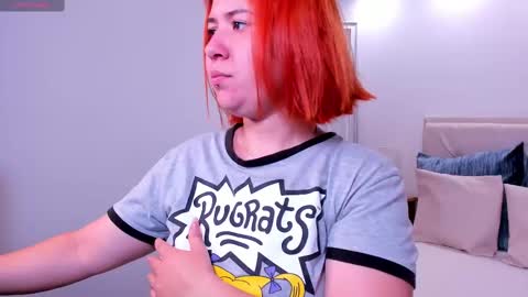 Snapshot of zoes_mile chatting on January 2025 11:32:02 AM Zoes online show from January 2025 11:32:02 AM