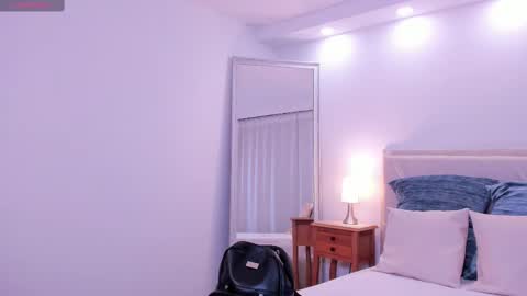 Snapshot of zoes_mile chatting on January 2025 11:11:02 AM Zoes online show from January 2025 11:11:02 AM