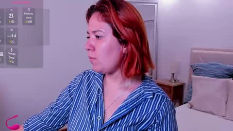 Snapshot of zoes_mile chatting on February 2025 11:15:01 AM Zoes online show from February 2025 11:15:01 AM