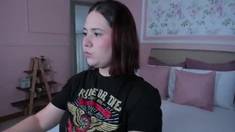 Snapshot of zoes_mile chatting on March 2025 11:07:01 AM Zoes online show from March 2025 11:07:01 AM