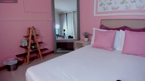 Snapshot of zoes_mile chatting on March 2025 11:10:02 AM Zoes online show from March 2025 11:10:02 AM