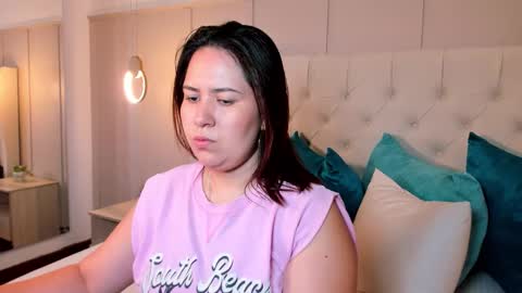 Snapshot of zoes_mile chatting on September 2025 11:10:01 AM Zoes online show from September 2025 11:10:01 AM