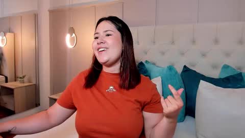 Snapshot of zoes_mile chatting on September 2025 04:20:01 PM Zoes online show from September 2025 04:20:01 PM