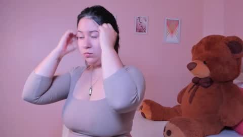 Snapshot of zoes_mile chatting on September 2025 11:36:01 AM Zoes online show from September 2025 11:36:01 AM