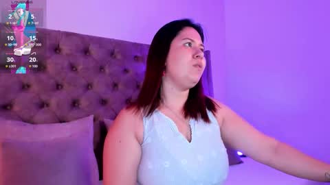 Snapshot of zoes_mile chatting on October 2025 11:25:01 AM Zoes online show from October 2025 11:25:01 AM