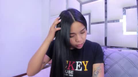 ZoeSwam online show from April 2026 01:50:02 PM