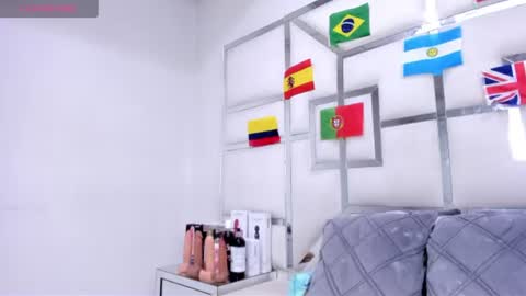 ZoeSwam online show from June 2026 01:25:01 PM