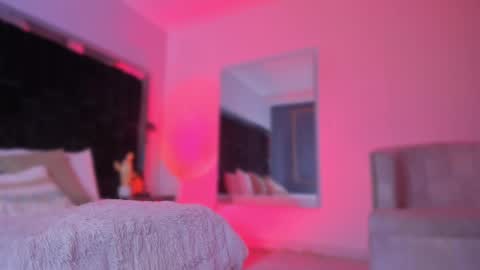 zoevidal_ online show from September 2025 11:56:02 AM