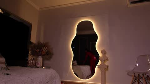 zoevidal_ online show from January 2026 12:07:01 PM