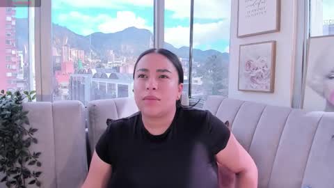 zoey thommpson online show from October 2025 07:55:01 PM