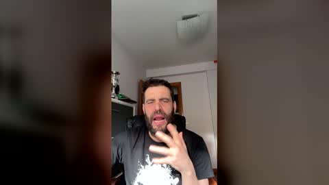 Snapshot of zurdineno chatting on May 2026 04:37:01 PM zurdineno online show from May 2026 04:37:01 PM