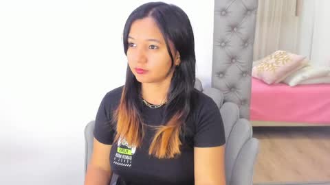 Im Zusan My schedule is from 1030pm to 430 am colombian time online show from April 2026 02:59:01 AM