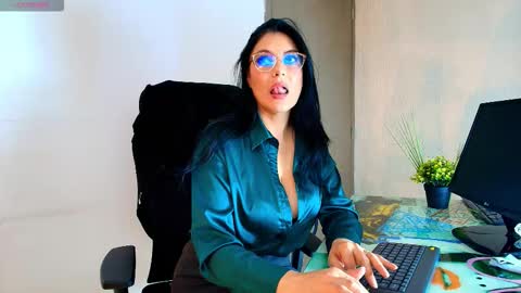 Zuzana21 online show from November 2025 12:49:02 PM