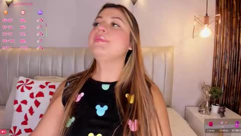 Snapshot of zuzu_sweet chatting on December 2025 06:56:02 PM Zara online show from December 2025 06:56:02 PM