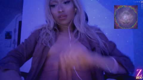 Snapshot of zya_zoo chatting on January 2025 04:06:01 AM ZYA online show from January 2025 04:06:01 AM