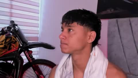 Snapshot of zyzz_1812 chatting on November 2025 05:36:02 PM zyzz_1812 online show from November 2025 05:36:02 PM