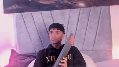 Snapshot of zyzz_1812 chatting on December 2025 05:19:02 PM zyzz_1812 online show from December 2025 05:19:02 PM