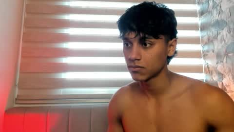 zyzz_1812 online show from March 2026 08:50:01 PM