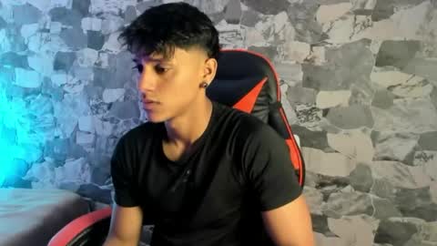 zyzz_1812 online show from May 2026 02:12:02 PM