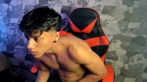zyzz_1812 online show from May 2026 04:18:01 AM
