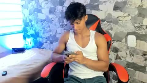 zyzz_1812 online show from May 2026 06:05:02 PM